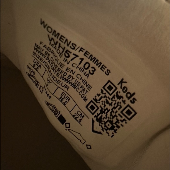 Keds - Women’s Ace Leather Sneaker - White/Metal Rose Gold - Size 5.5 - Picture 9 of 9